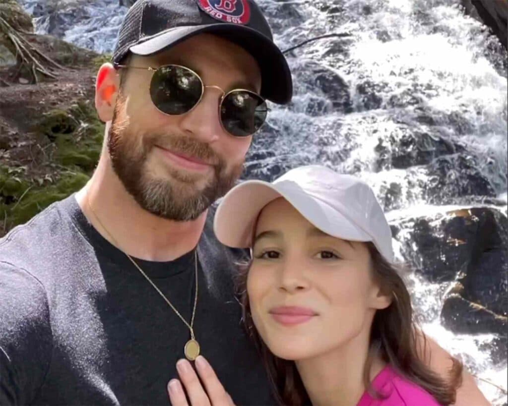 Chris Evans and Alba Baptista