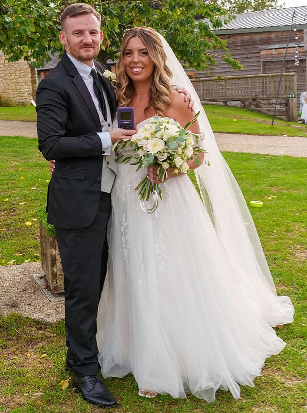 Couple Uses Tap-to-Pay Machine At Their Wedding to Fund Their Honeymoon