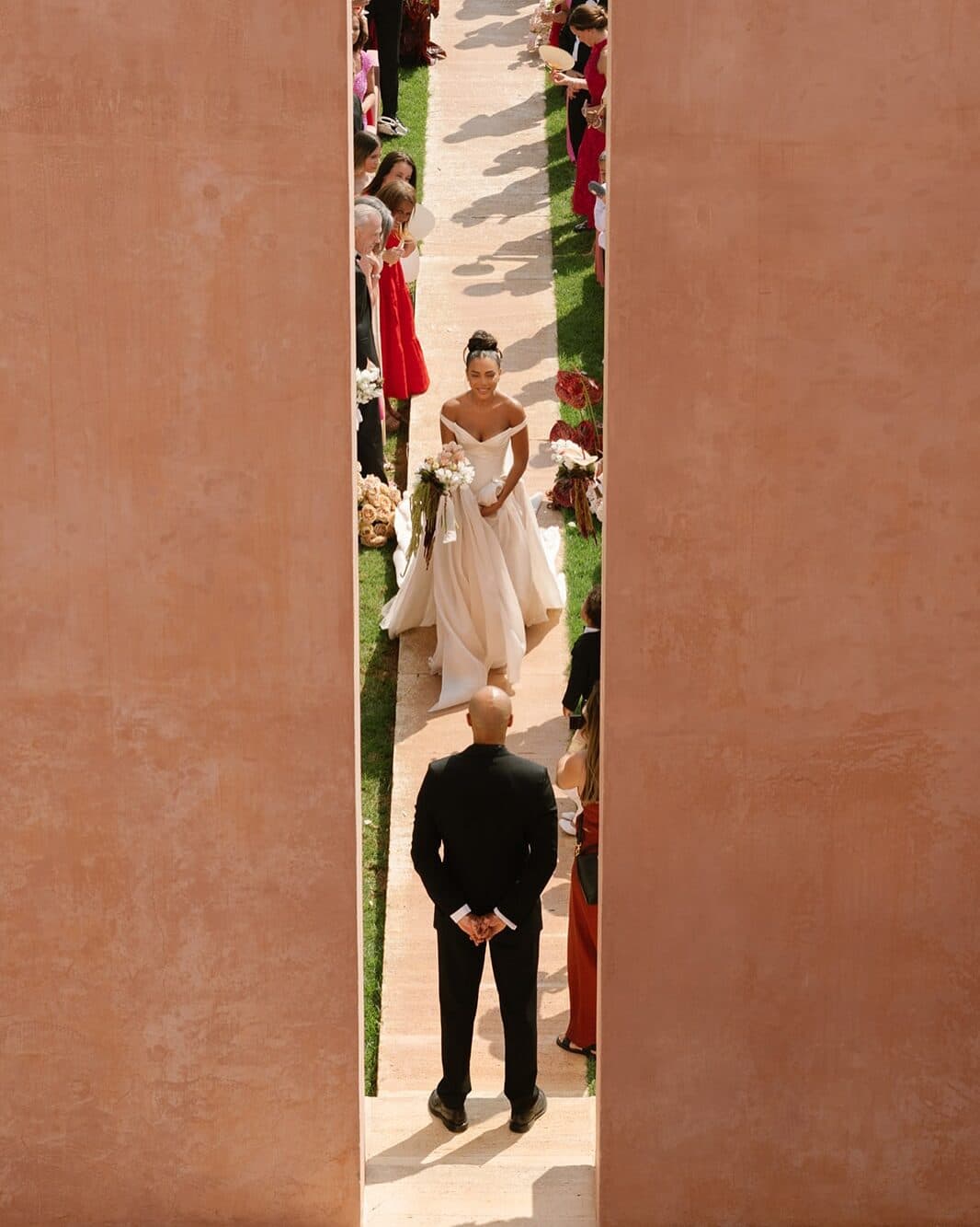 Viral Weddings of the Week: Reality TV Romance, Tropical ‘I Dos,’ and a Pink Paradise