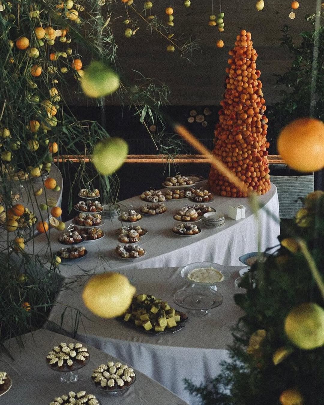 11 Centerpiece Alternatives for a Creatively Unique Wedding Reception