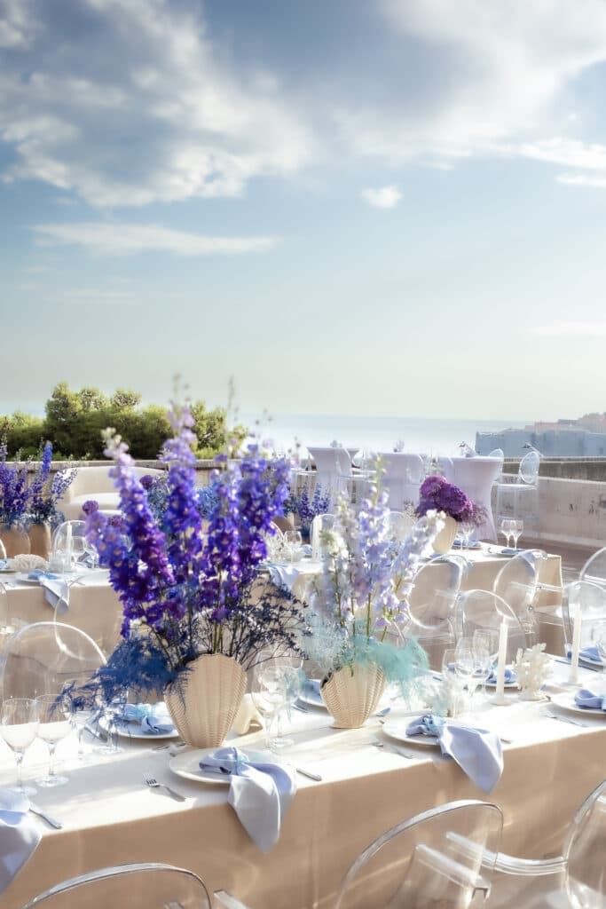 How Solid Colors Are Transforming Wedding Décor