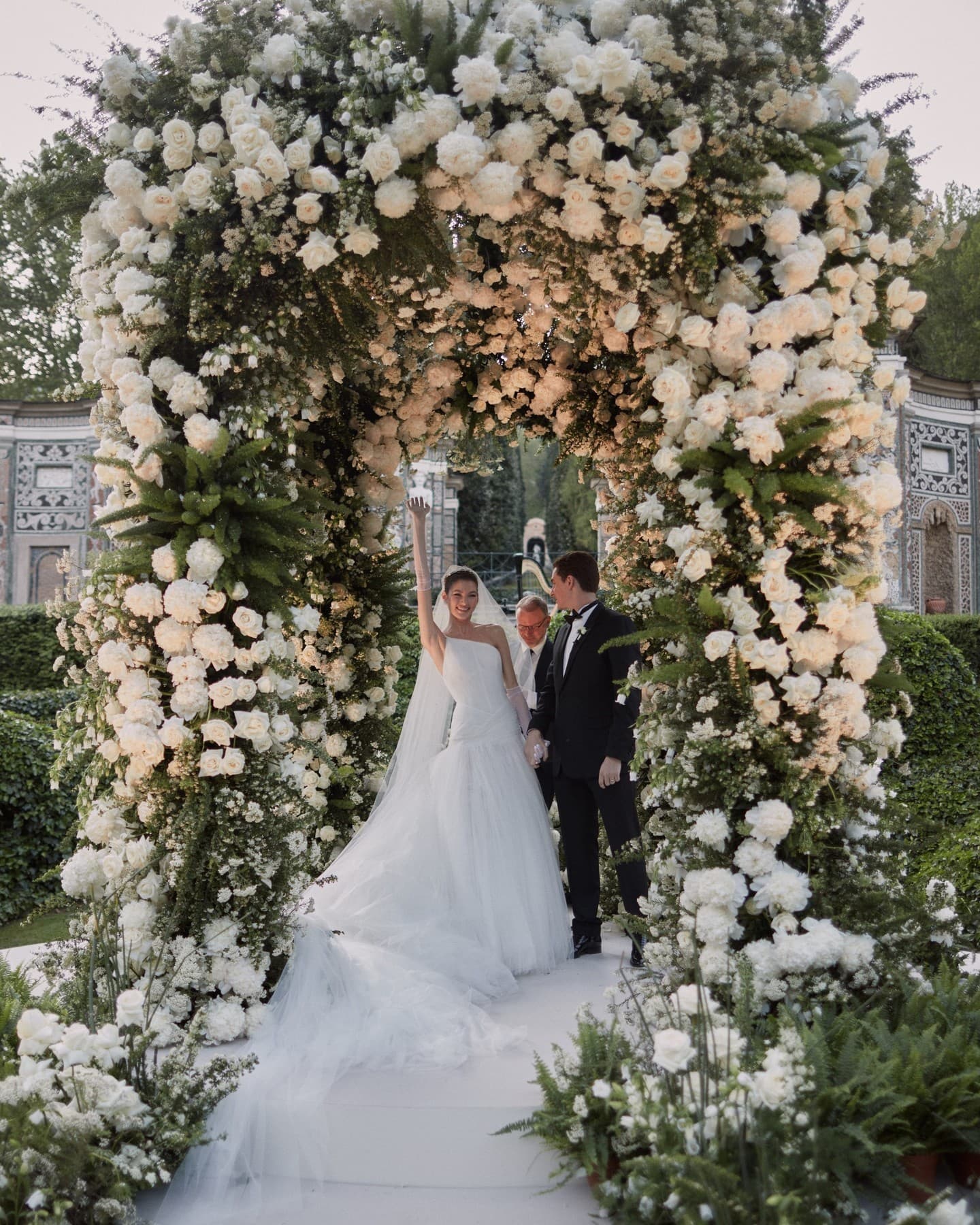Model Valery Kaufman Marries Dimitri Varsano In An Enchanting Lake Como Wedding