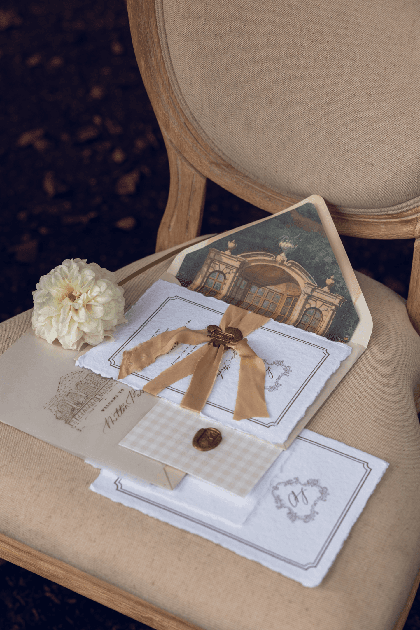 Image by @auraweddings