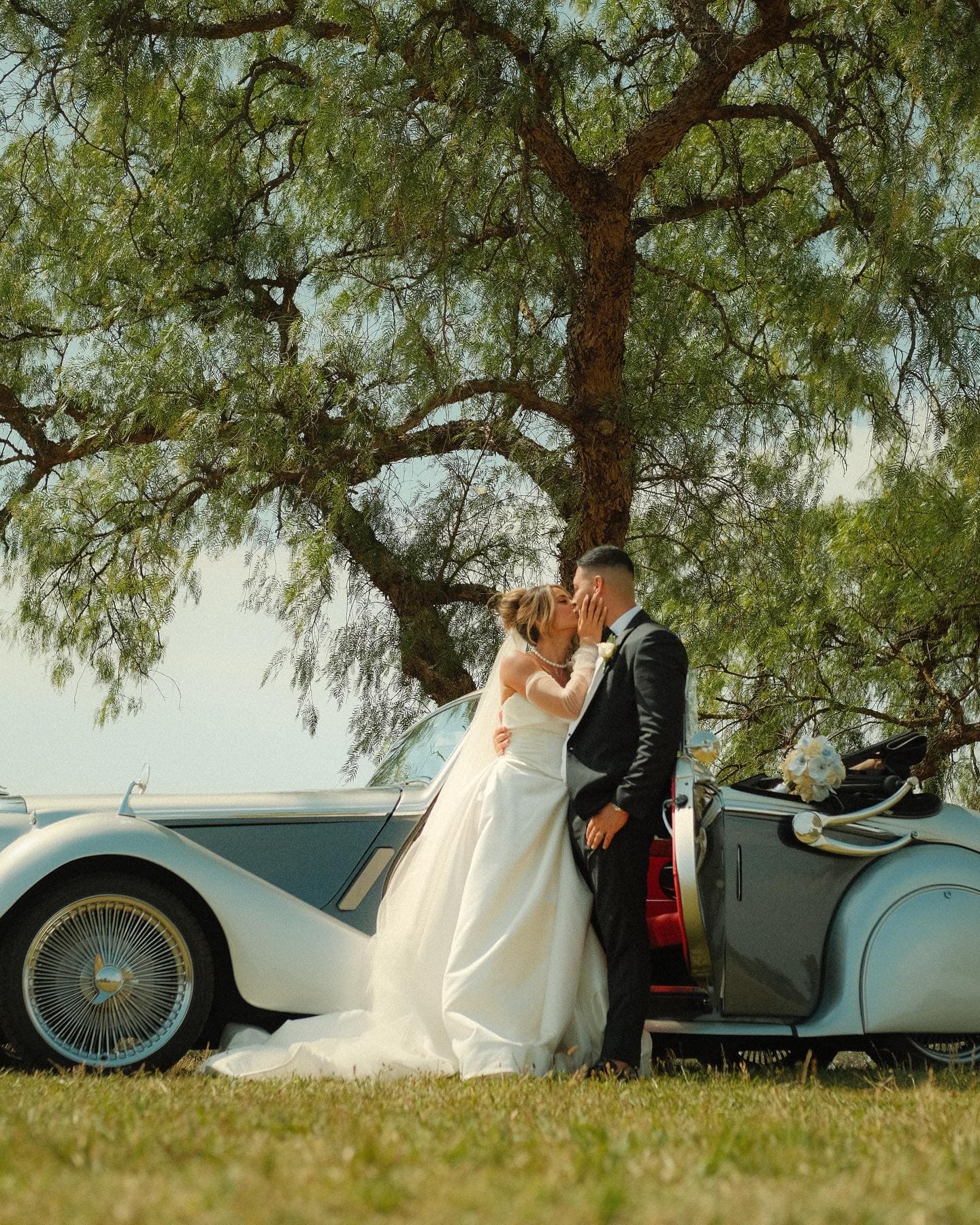 5 Unique Wedding Transport Ideas To Arrive In Style