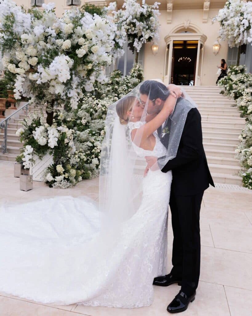 Luxury Beyond Looks: Brands That Combine Opulence with Values