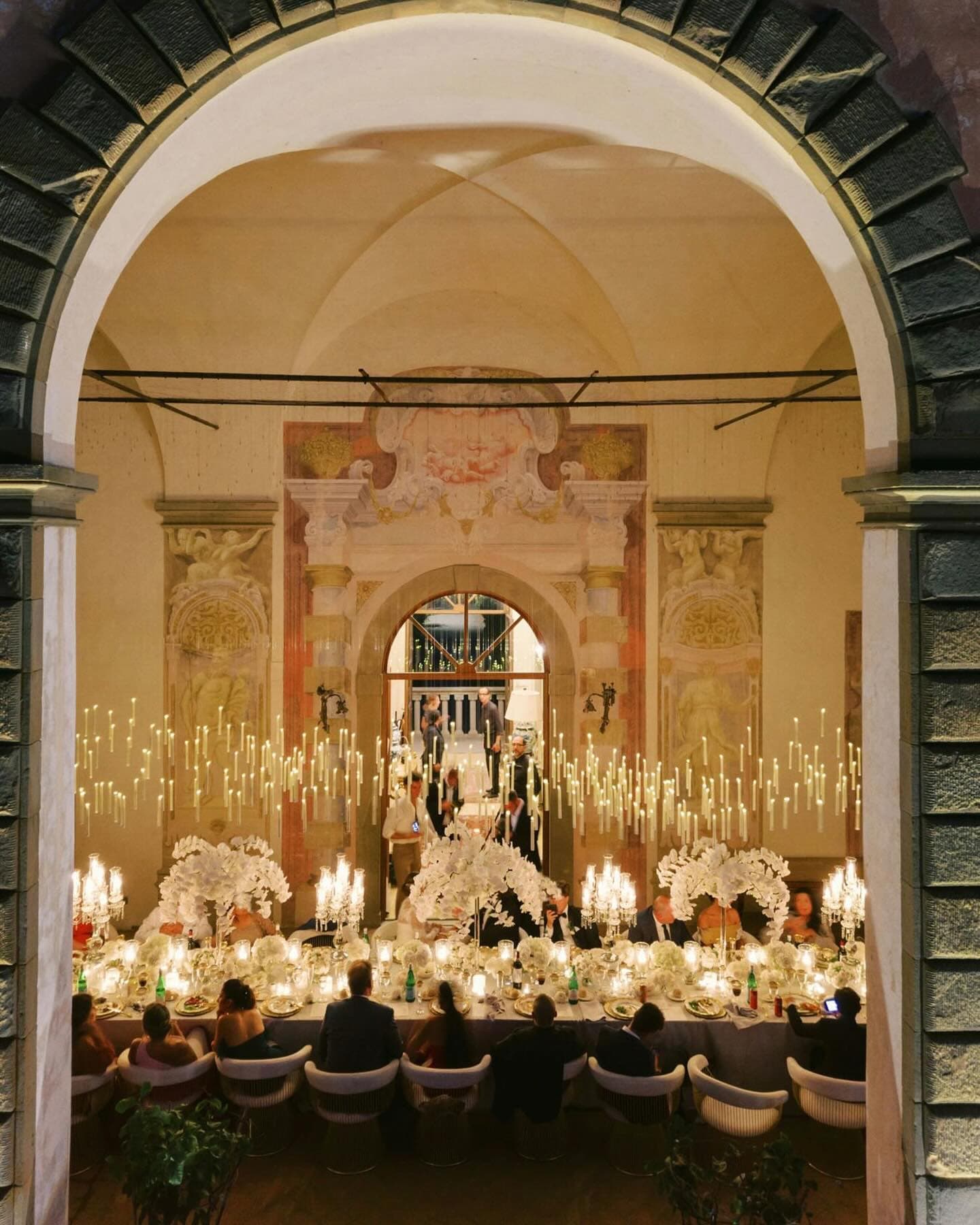 Trending: The Magical Ambiance of Floating Candles