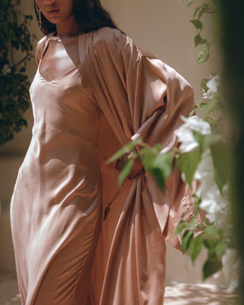 What To Wear To A Beach Wedding In 2024