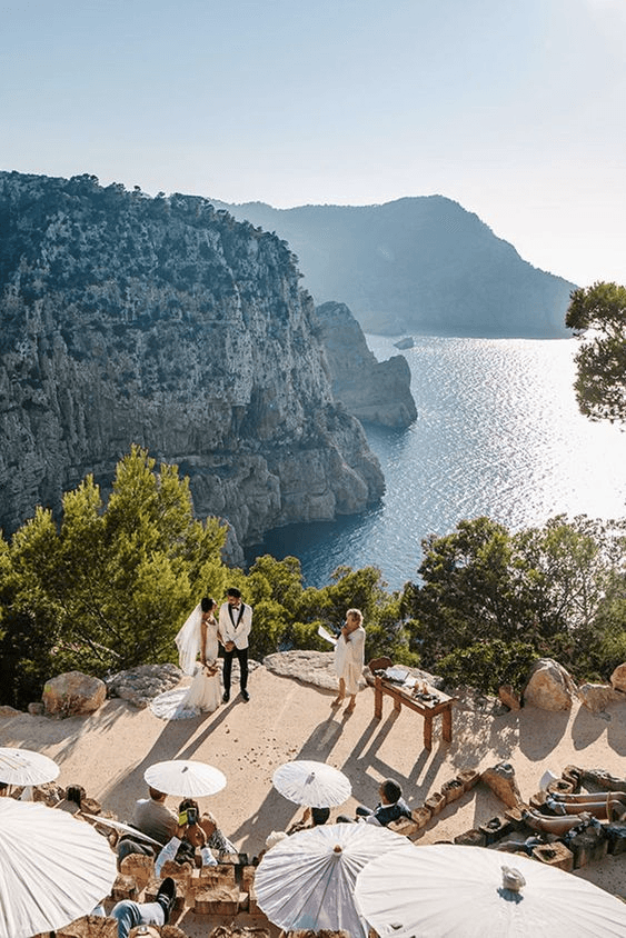 These are the Most Important Details to Include in Your Destination Wedding Invite