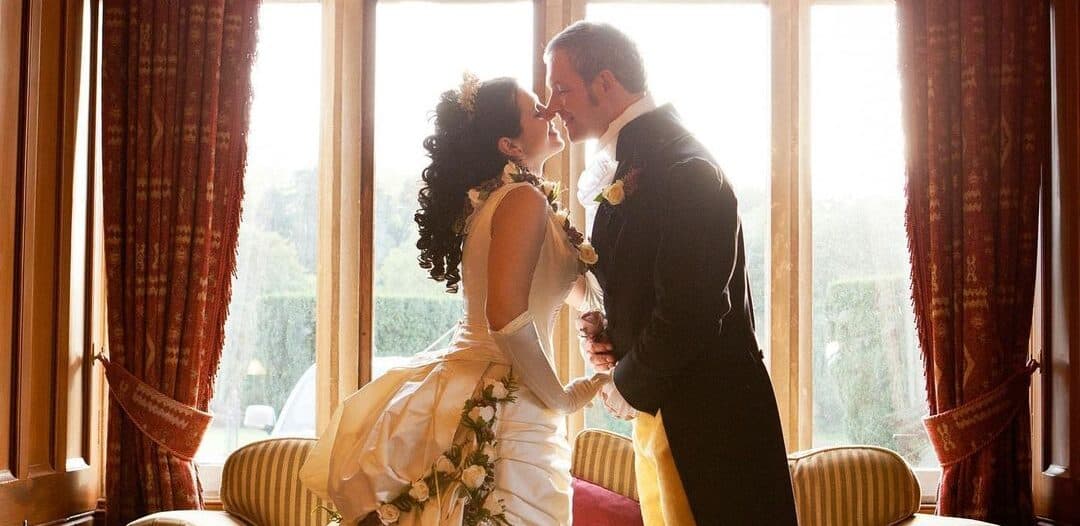 Here’s How to Plan the Victorian Era-Themed Wedding of Your Dreams