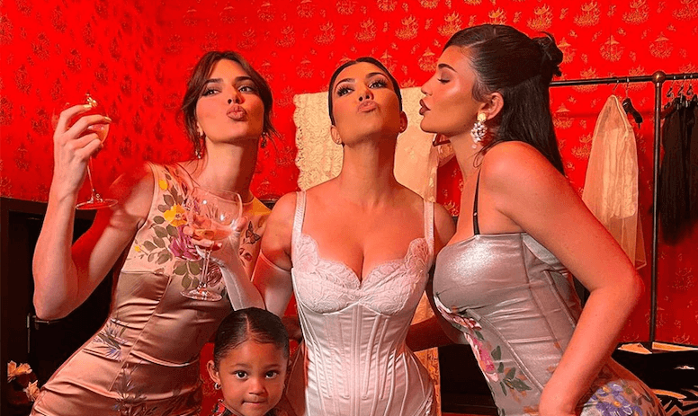 7 Fun Family Photo Ideas at Weddings, As Seen on Celebrities