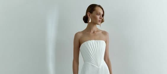 10 Simple, Flattering Dresses for the Minimalist Bride
