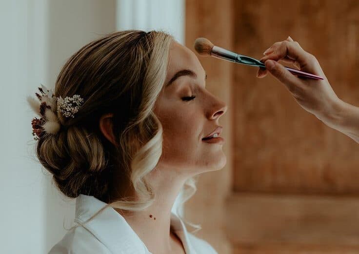 10 Makeup Essentials That Should Be in Your Wedding Day Beauty Kit