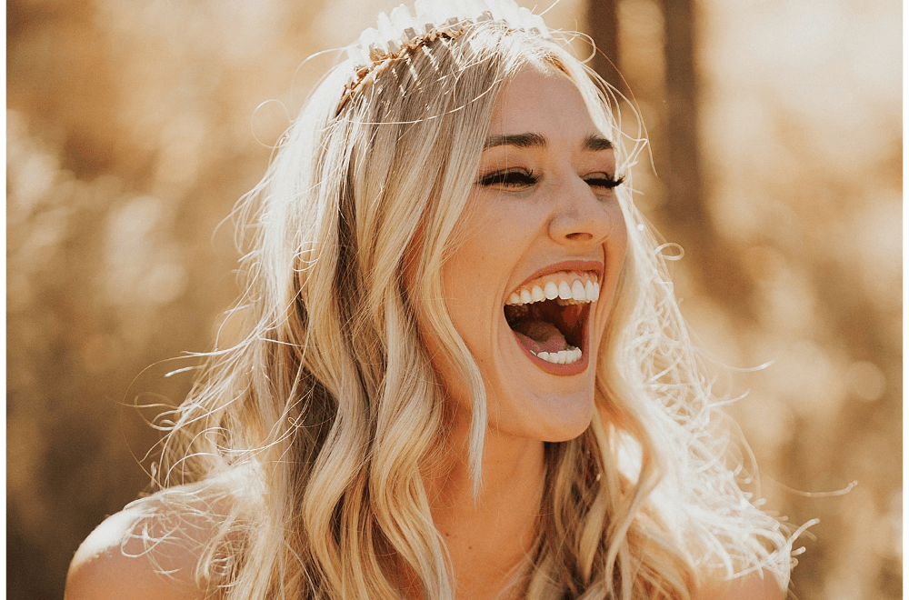 10 Chic Ways to Wear Your Hair Down on Your Wedding Day