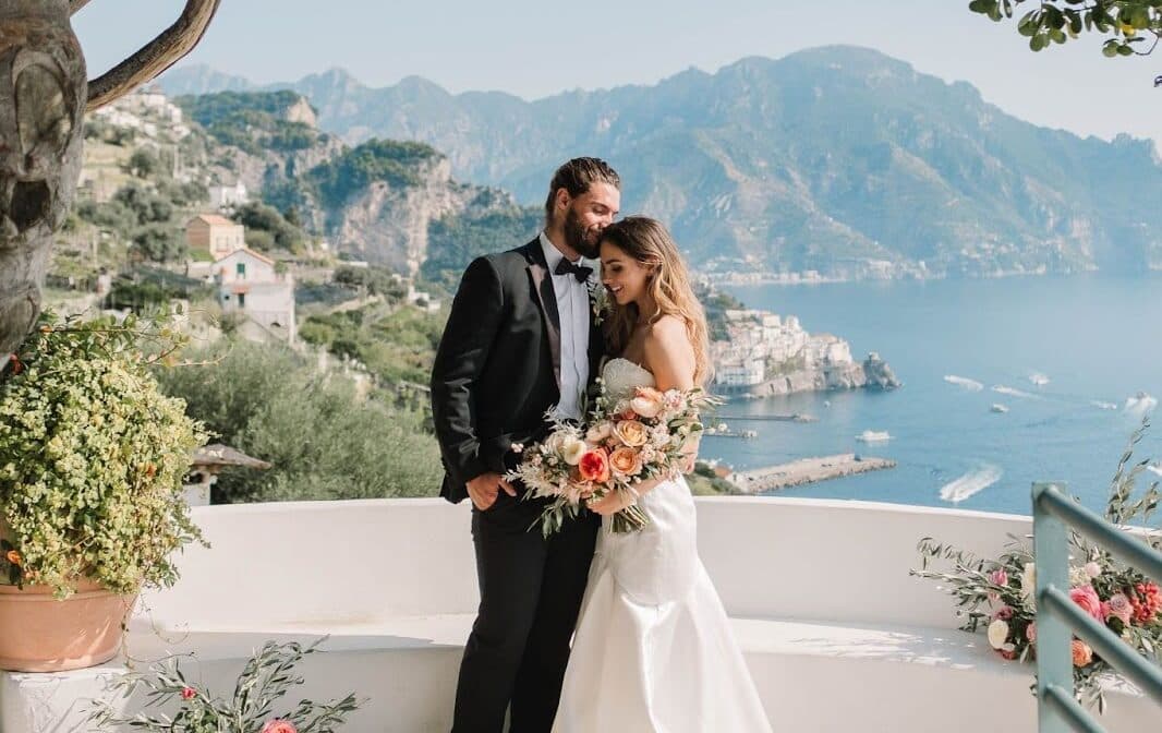 Here’s How to Decide If You Should Have Your Wedding on a Weekday or Weekend