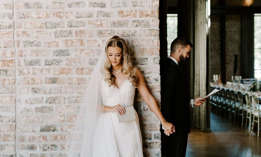 8 Cool Wedding Traditions That Should Have Never Gone Out of Style