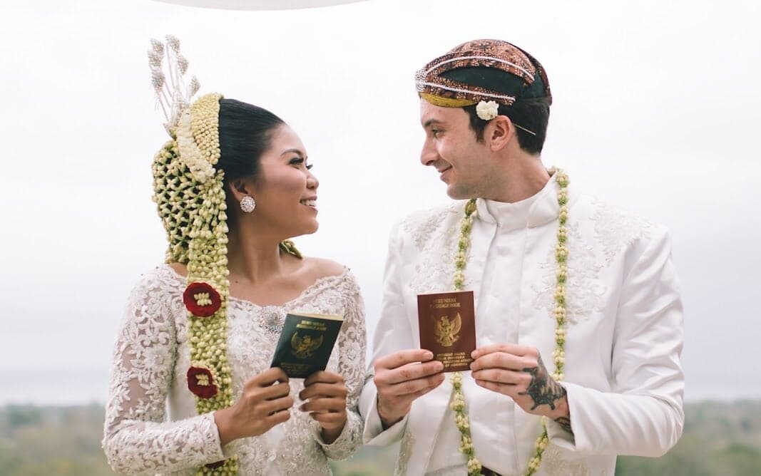 10 of the Most Captivating Wedding Traditions in Indonesia