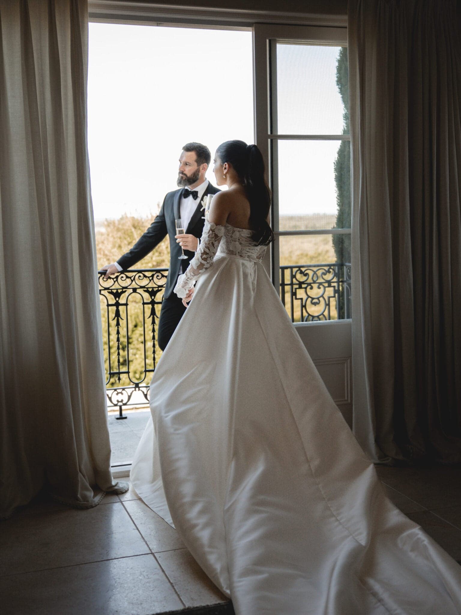 This Couple Had A Chic French Riviera-Style Wedding in Australia’s Byron Bay