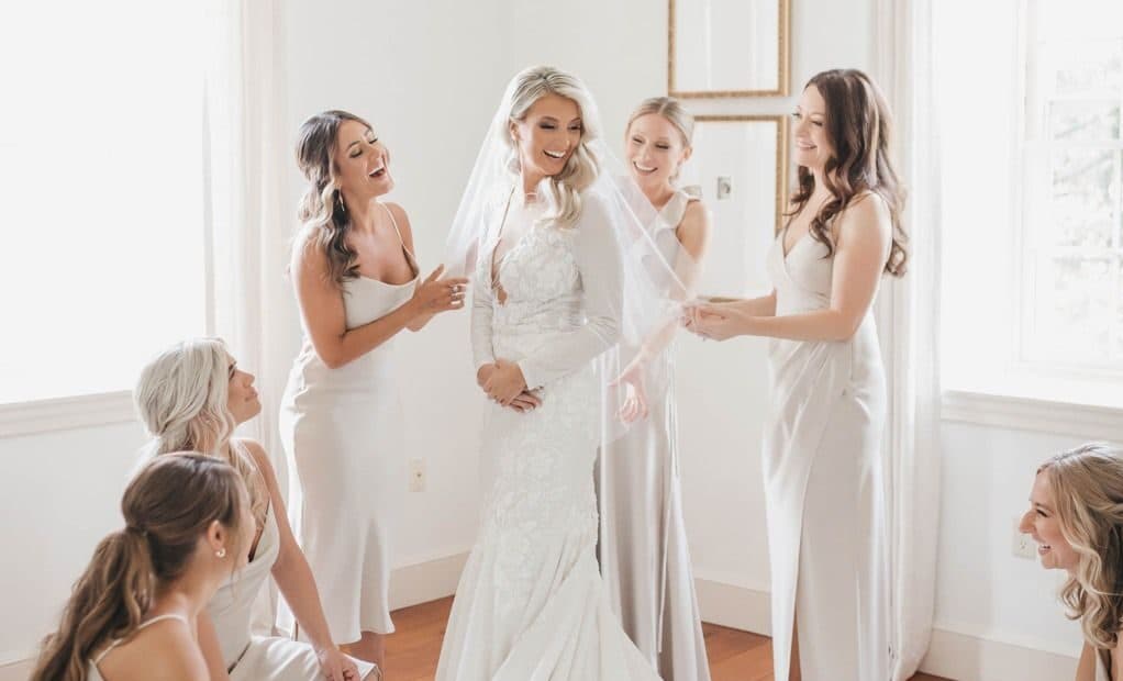 The Wedded Wonderland Guide: How to Shop for Bridesmaid Dresses