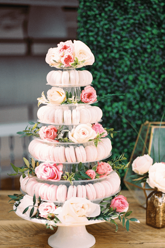 10 Creative and Delicious Alternatives to Traditional Wedding Cakes