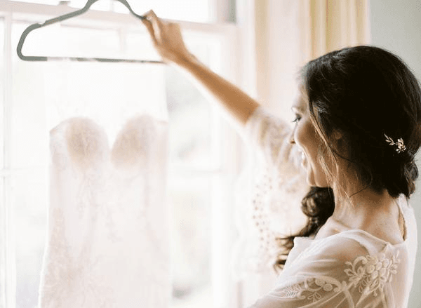 The Ultimate Guide on Everything You Need to Pack for Your Destination Wedding