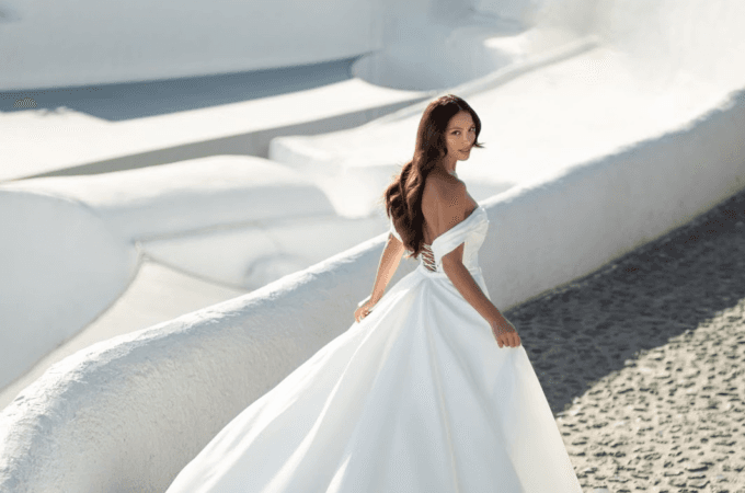 10 Practical Yet Stylish Wedding Dresses to Love If You’re Tying the Knot in Santorini, Greece