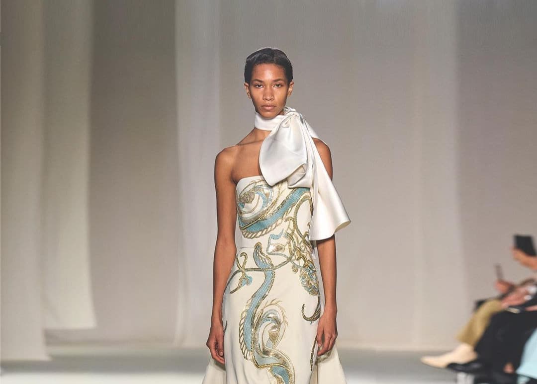 Bridal Trend 2023: Neck Scarves Are Making Their Debut