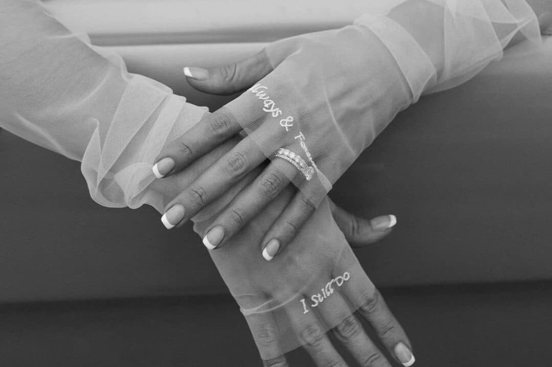 Bridal Trend 2023: Gloves Are Adorning The Aisle