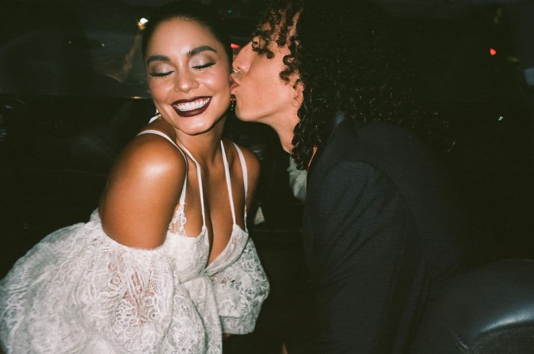 Vanessa Hudgens Is Engaged!