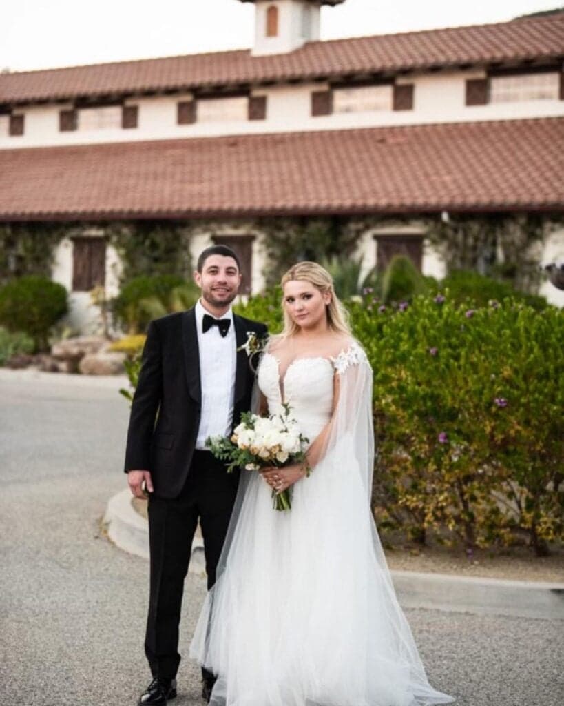 The couple Abigail Breslin and Ira Kunyansky on their wedding day.