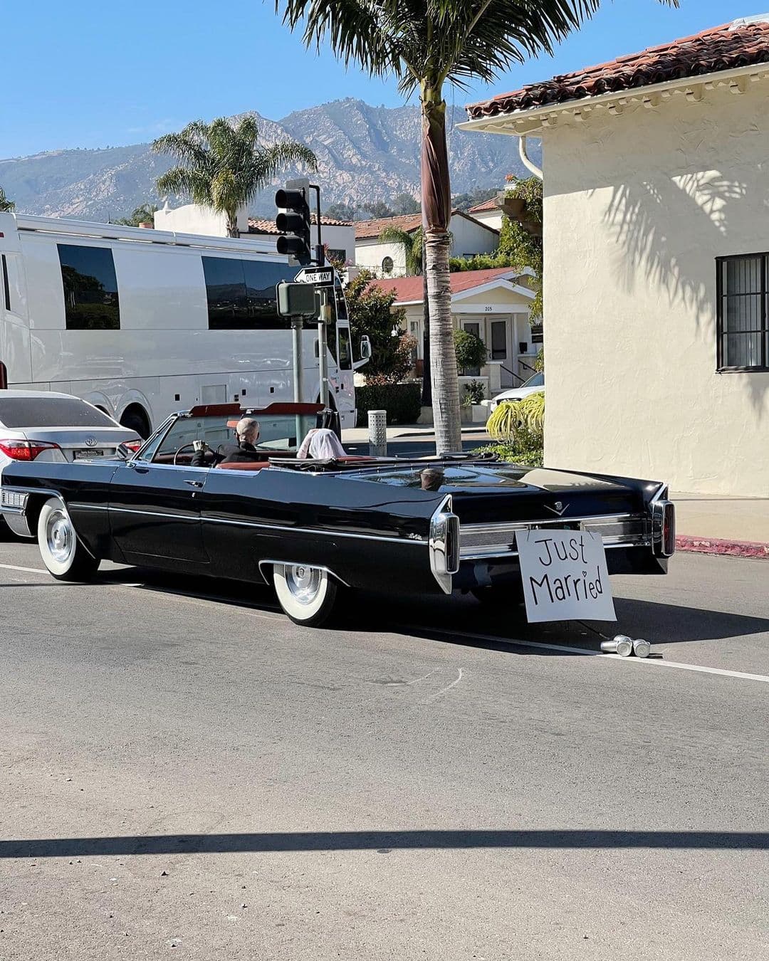 Kourtney Kardashian And Travis Barker Are Married!