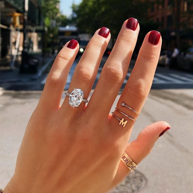 The Best Engagement Ring For Your Hand Shape
