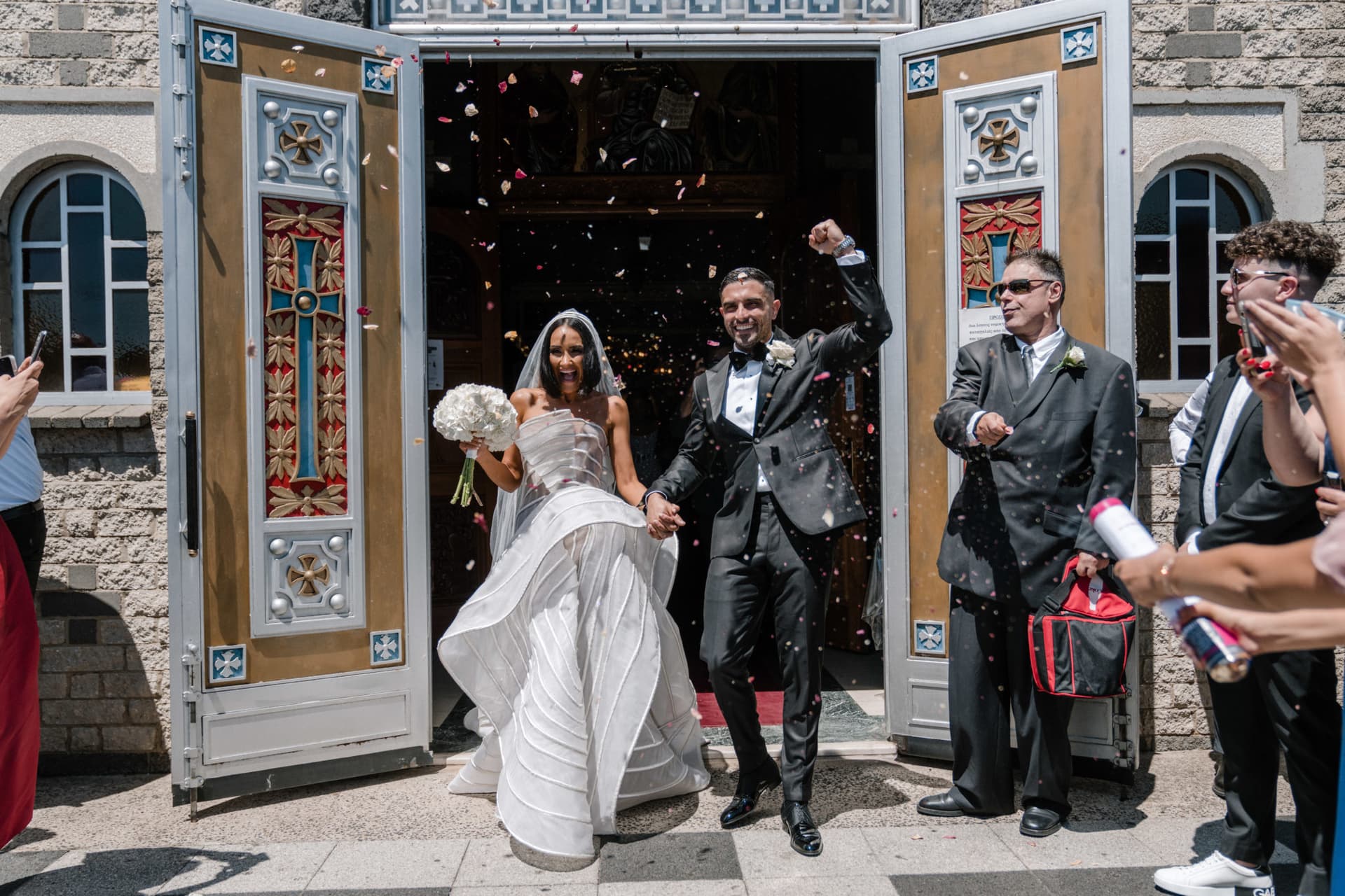 Louise and Yianni’s Heartwarming Wedding Celebration