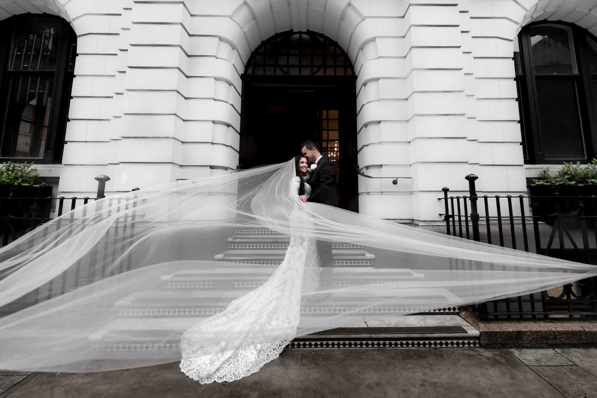 This Intimate and Romantic Micro-Wedding Is Everything