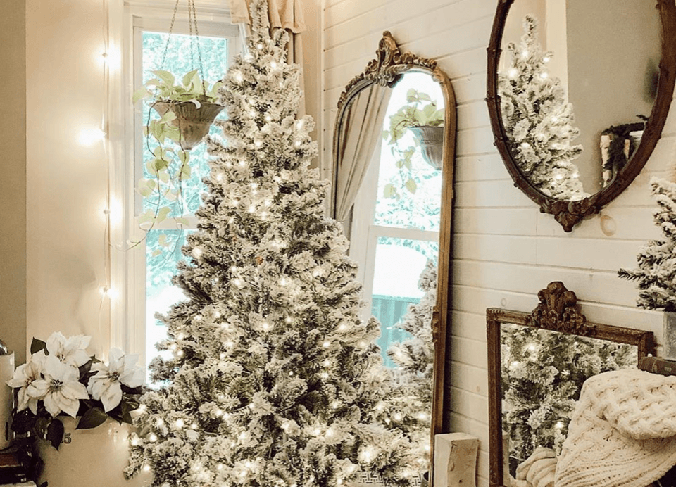 9 Days Until Christmas: 15 Christmas Tree Styles That Will Inspire You