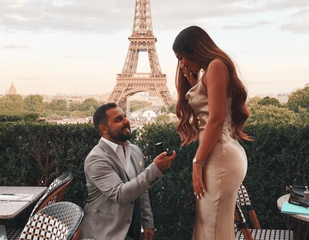 How To Announce Your Engagement On Social Media