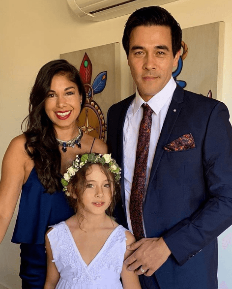 Sarah Roberts and James Stewart share official wedding photos