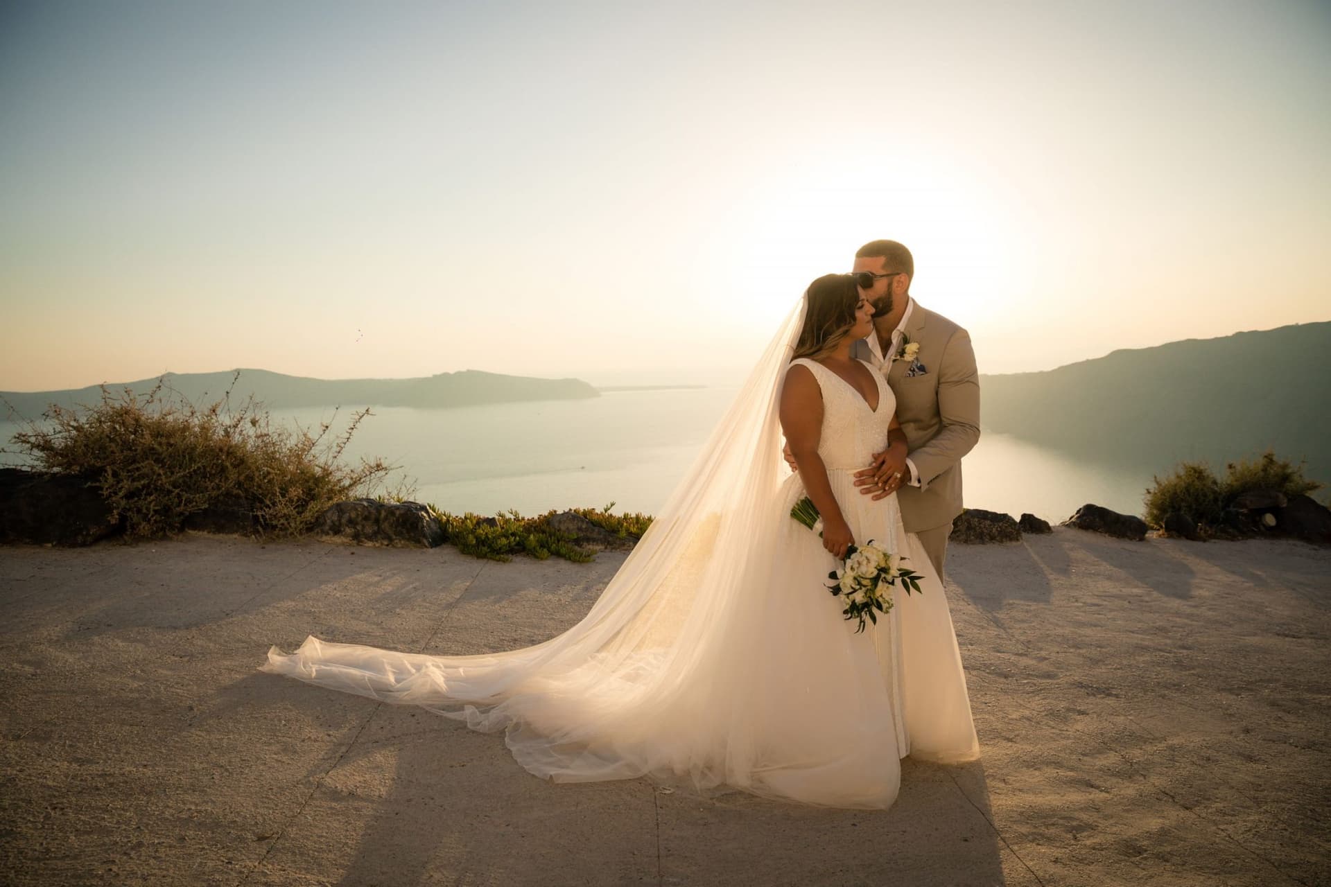 A Romantic And Intimate Wedding In Santorini