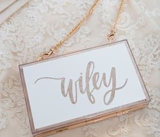 5 Items You Need to Include in Your Bridal Clutch​