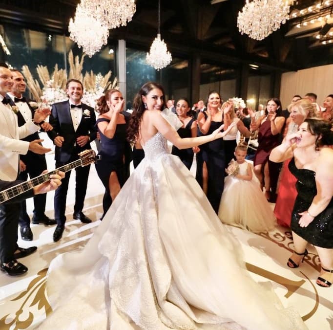 These Are The Latest Trends In Wedding Entertainment
