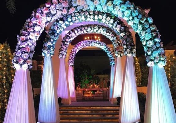 6 Creative Ways to Enter Your Wedding Reception