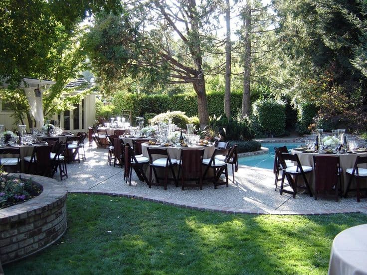 5 Tips for Saving Money on a Holiday Time Wedding