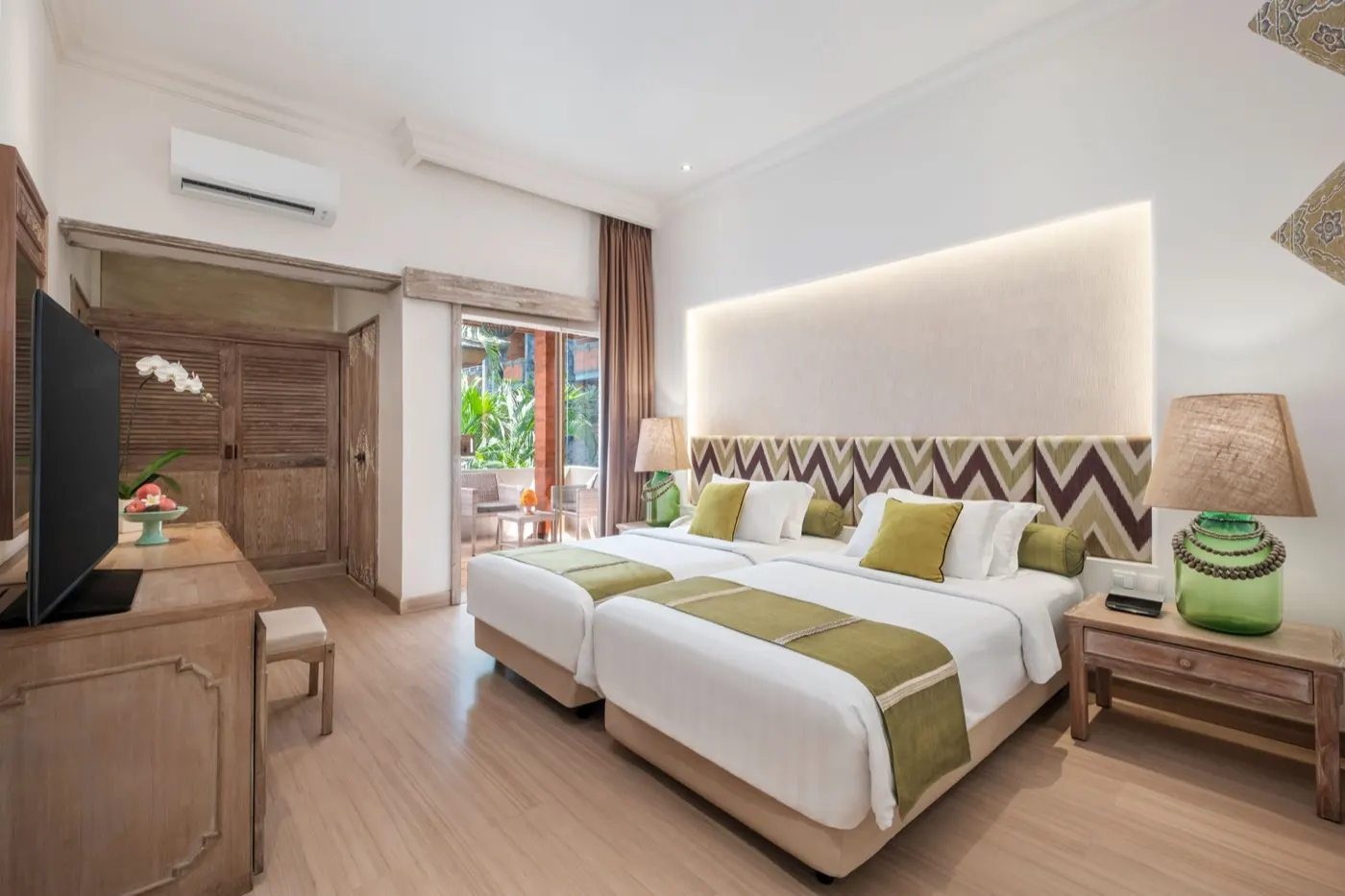 Twin garden room