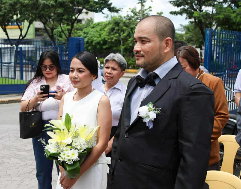 Filipino earthquake wedding
