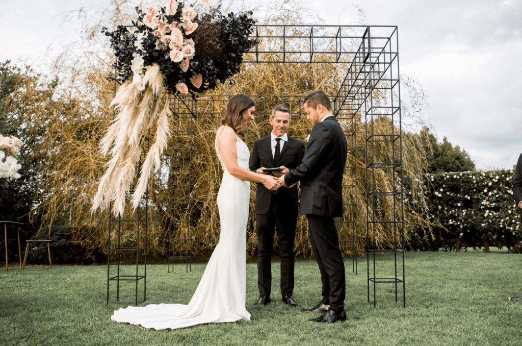 unique-ceremony-backdrops