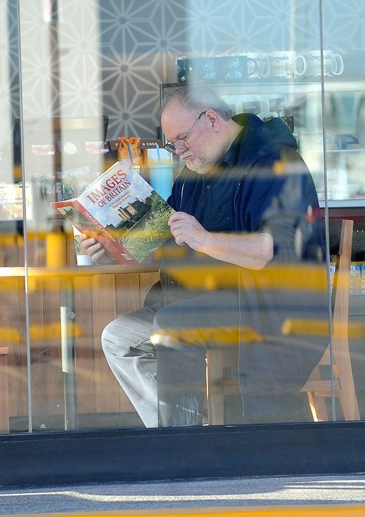 thomas markle reading a book