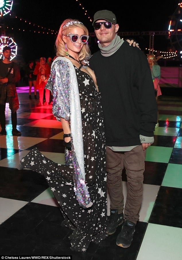 paris hilton chris zylka coachella