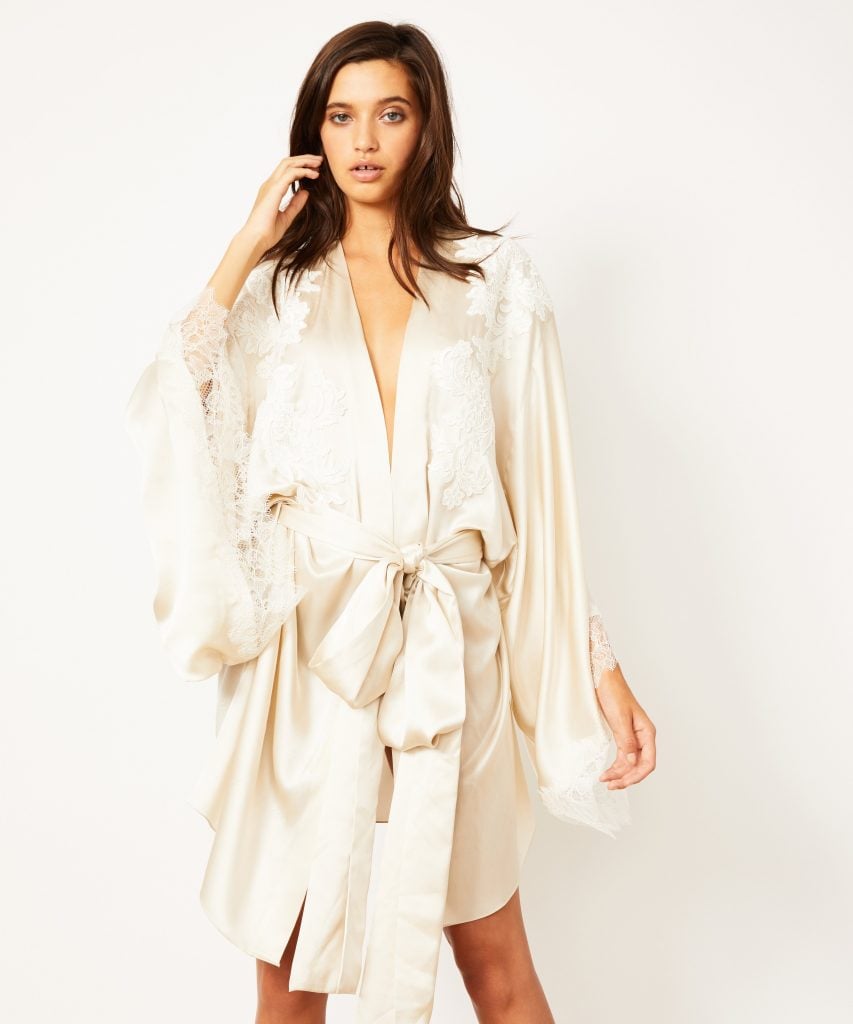 porte a vie silk satin kimono
