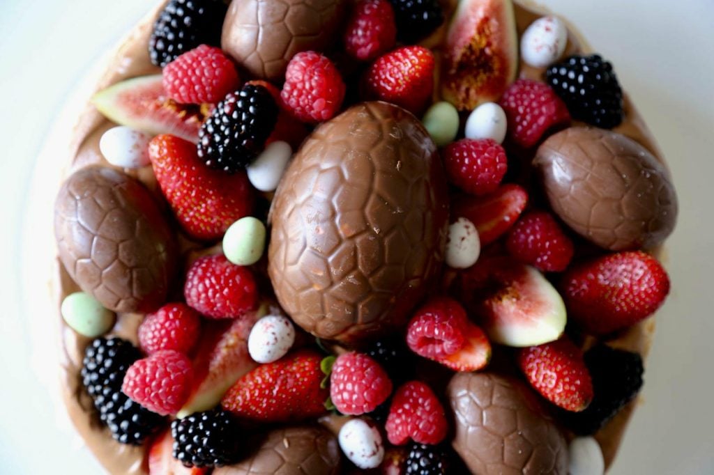 easter berry pavlova project sweet stuff