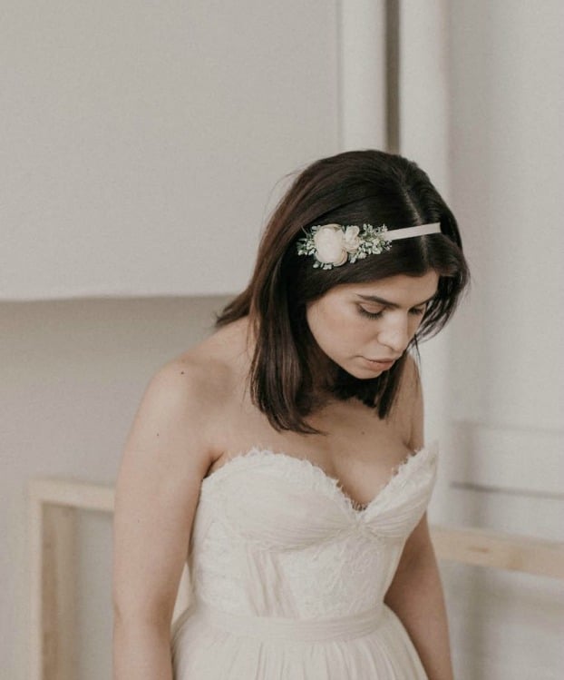 How to wear a headpiece on wedding day