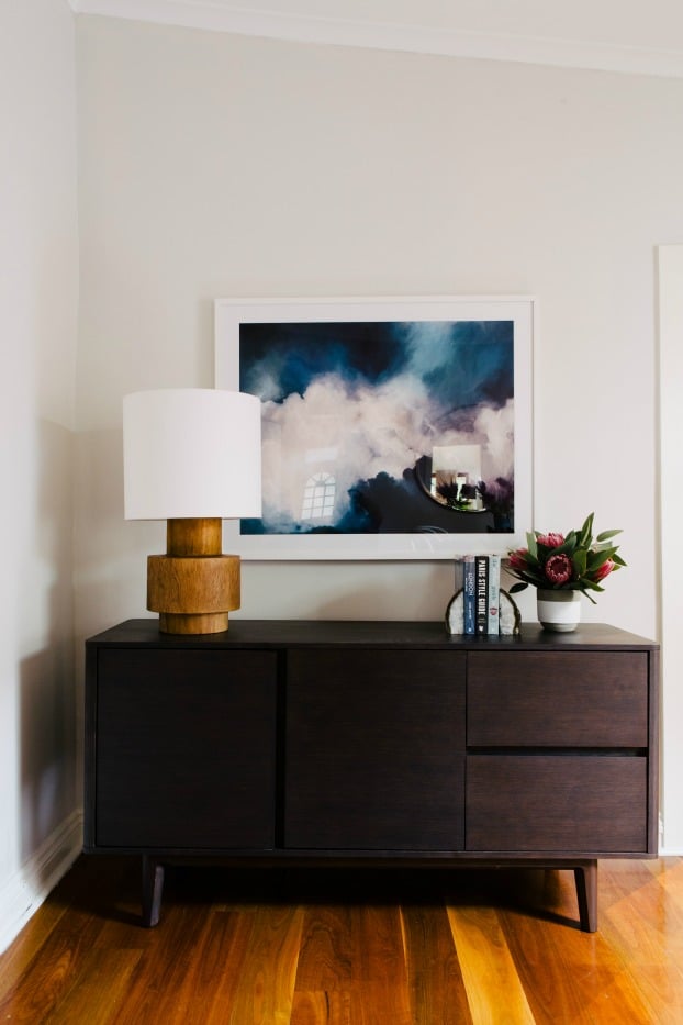 how to decorate a bachelor pad